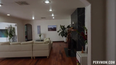 Skylar Snow - She Needs A Day (to Get) Off 16 07 2023