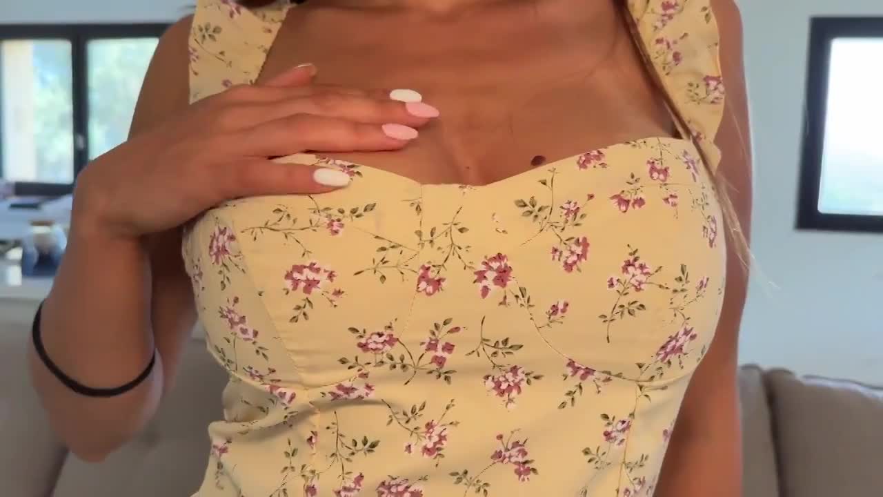 Jacquieetmicheltv Jess 33 Yeasrs Old Turns Heads 10 07 2023 - Watch Latest Porn Video at ePornHome.com for Free.