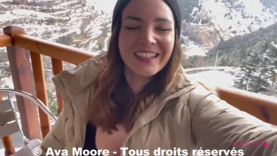 Avamoore Une Randonnee En Raquette Se Transforme En Baise Exhib A La Neige