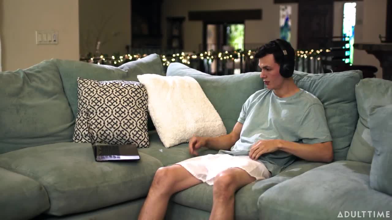 Rachael Cavalli - A Gooner Like His Stepmom 24 05 2023 - Watch Latest Porn Video at ePornHome.com for Free.