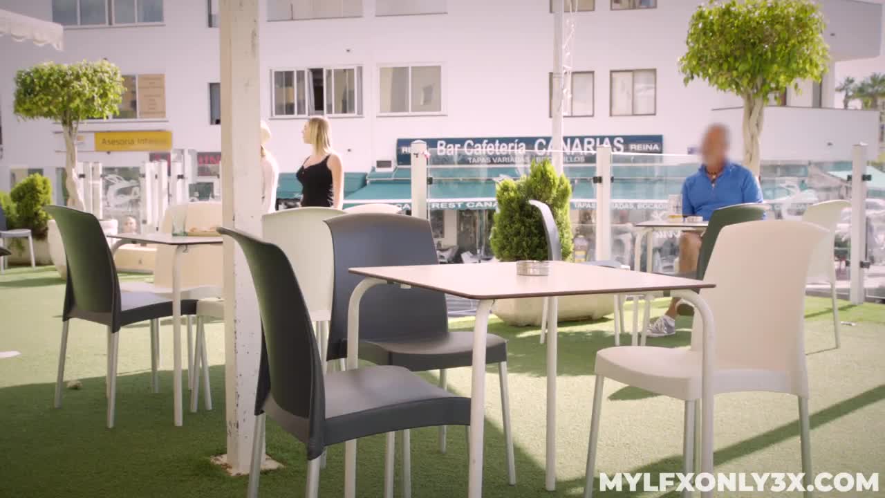 Alyssia Kent, Amirah Adara - Surprise Threesome Sex 18 03 2023 - Watch Latest Porn Video at ePornHome.com for Free.