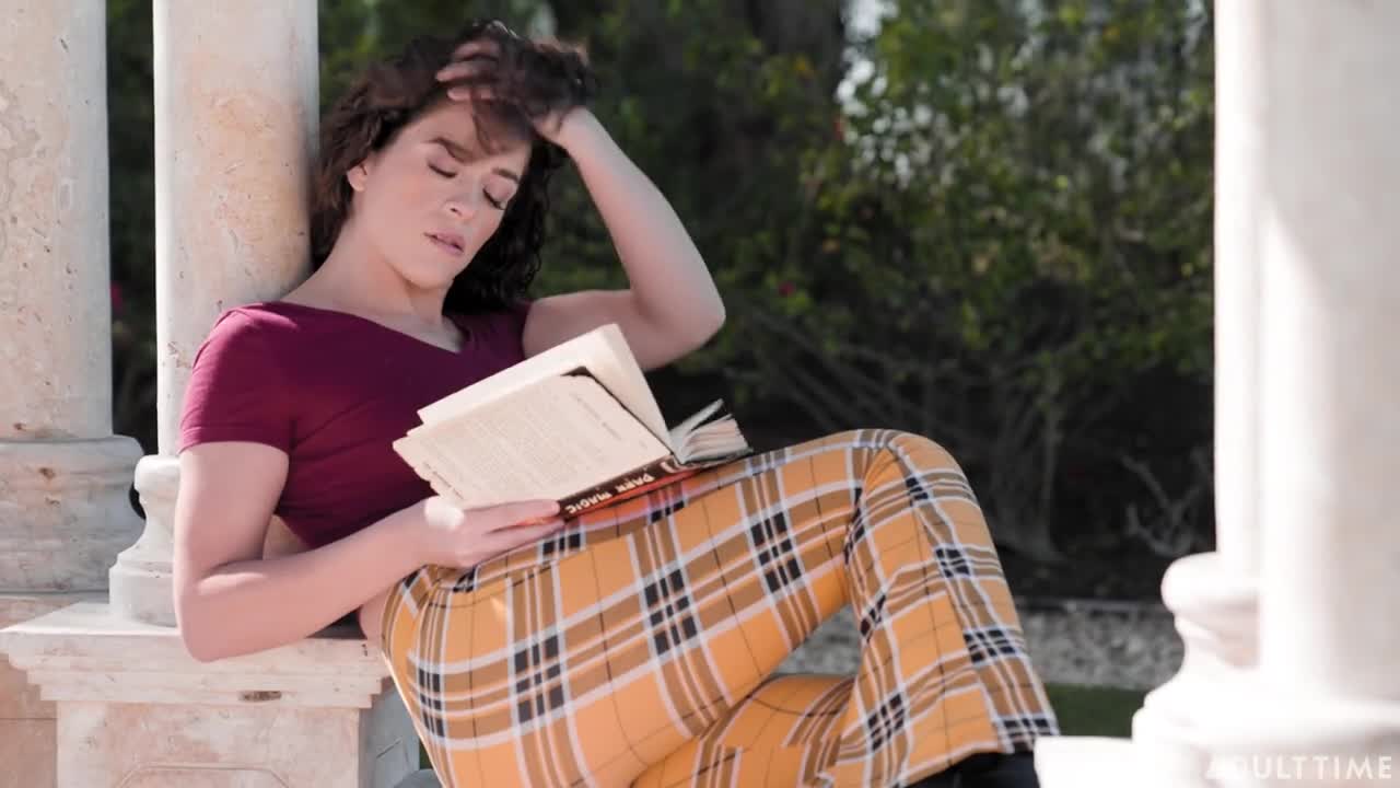 Casey Calvert, Victoria Voxxx, Maya Woulfe - Switch Transformation 27 02 2023 - Watch Latest Porn Video at ePornHome.com for Free.