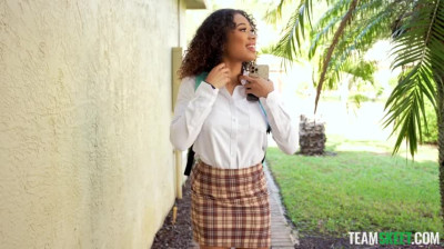 21 01 2023 Skyla Sun - Babysitters Break Up