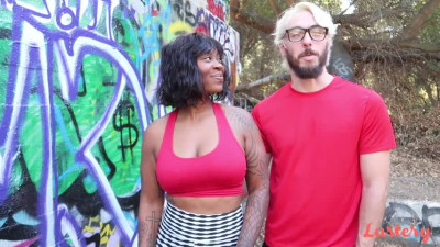 E804 Luca And Veronika Fit Frisky Festive