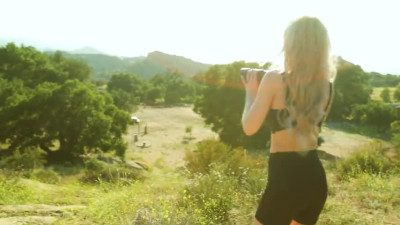 22 07 18 Alix Lynx And Coco Lovelock - Squirting In The Woods