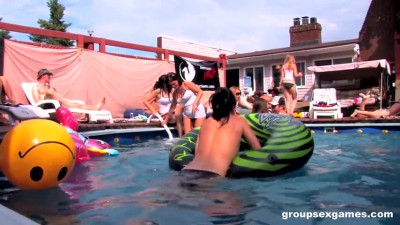 Groupsexgames Amazing Pool Orgy
