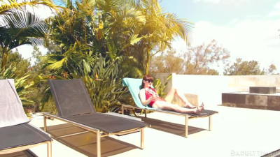 Transfixed S01 E19 Natalie Mars And Gabi Paltrova Poolside Manner