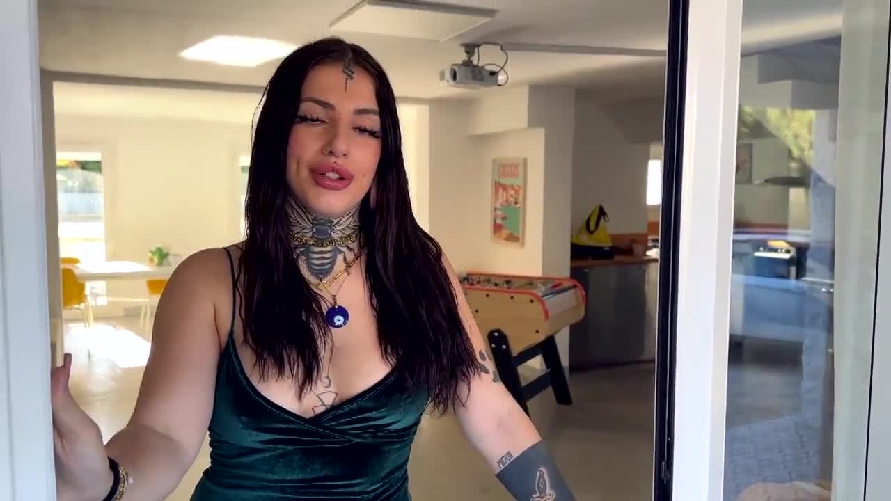 JacquieetMichelTV Laeticia - Doesnt Like To Waste Her Time 23 01 2024 - Watch Latest Porn Video at ePornHome.com for Free.