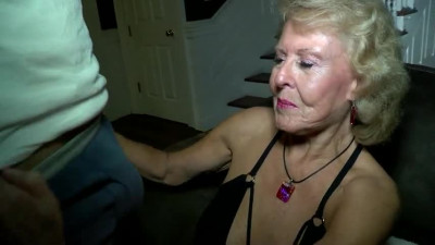 2024 01 18 Desiree Elegant Rich Old Pussy