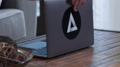 Summer Col, Charlie Forde - How To Catch A Coworker 19 05 2024